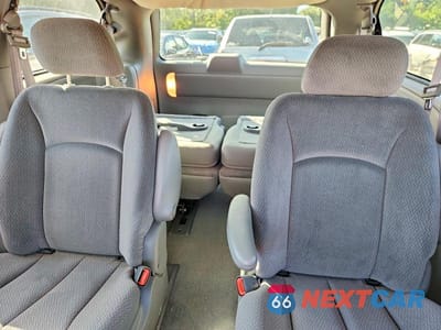 Zdjęcie 10 z 13 samochodu: 2004 DODGE GRAND CARAVAN SXT VIN:2D4GP44L04R533597 - miniatura