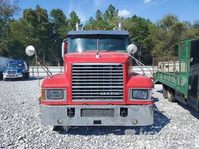 Piąte zdjęcie samochodu w środku: 2019 MACK PINNACLE VIN:1M1PN4GY9KM001677 - miniatura