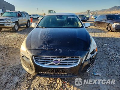 Piąte zdjęcie samochodu w środku: 2013 VOLVO S60 T5 VIN:YV1612FSXD2225896 - miniatura