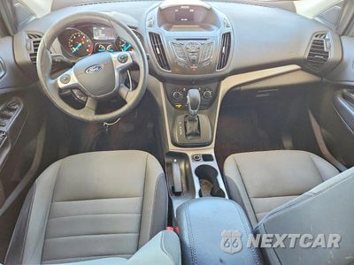 Zdjęcie 8 z 12 samochodu: 2016 FORD ESCAPE SE VIN:1FMCU0GX5GUB16460 - miniatura