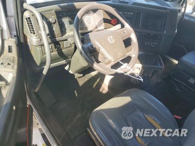 Zdjęcie 8 z 14 samochodu: 2022 VOLVO VNL SEMI TRUCK VIN:4V4NC9EHXNN312597 - miniatura
