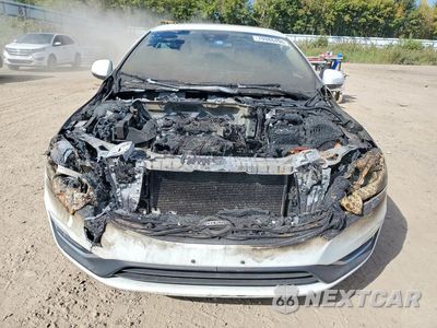 Piąte zdjęcie samochodu w środku: 2015 VOLVO S60 PREMIER VIN:YV140MFK4F2366276 - miniatura
