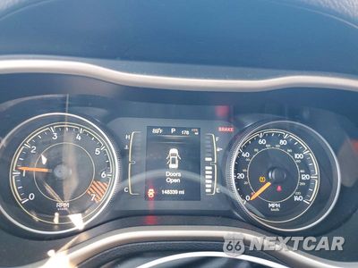 Zdjęcie 9 z 13 samochodu: 2015 JEEP CHEROKEE LATITUDE VIN:1C4PJLCB7FW689843 - miniatura