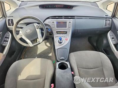Zdjęcie 8 z 13 samochodu: 2013 TOYOTA PRIUS TWO VIN:JTDKN3DU5D5584767 - miniatura