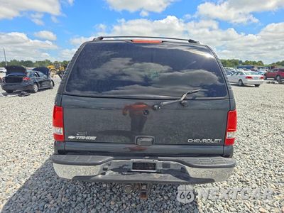 Zdjęcie 6 z 12 samochodu: 2003 CHEVROLET TAHOE C1500 VIN:1GNEC13ZX3R312539 - miniatura