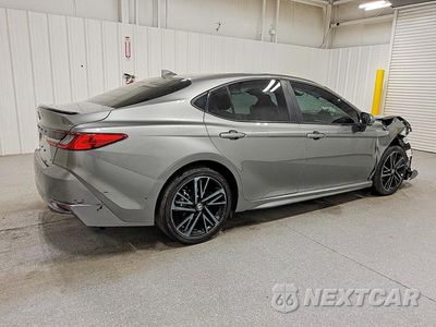 Trzecie zdjęcie samochodu z tyłu: 2026 TOYOTA CAMRY XSE VIN:4T1DAACK1TU283244 - miniatura