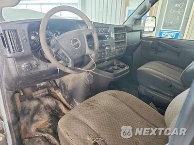 Zdjęcie 8 z 13 samochodu: 2017 GMC SAVANA G2500 VIN:1GTW7AFF1H1912603 - miniatura