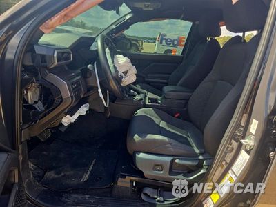 Zdjęcie 7 z 12 samochodu: 2025 TOYOTA TACOMA SR5 VIN:3TMLB5JNXSM109077 - miniatura