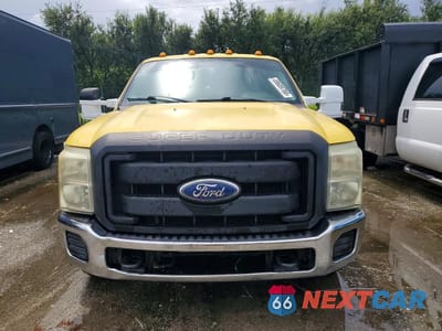 Piąte zdjęcie samochodu w środku: 2011 FORD F350 SUPER DUTY DUMP TRUCK VIN:1FD8W3GT4BEB12689 - miniatura