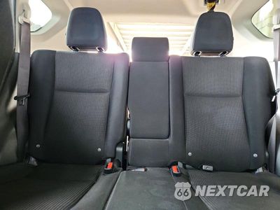 Zdjęcie 10 z 13 samochodu: 2017 TOYOTA RAV4 LE VIN:JTMZFREV2HJ703118 - miniatura