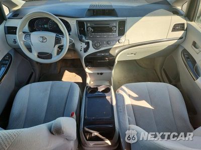 Zdjęcie 8 z 13 samochodu: 2012 TOYOTA SIENNA LE VIN:5TDKK3DC8CS183139 - miniatura