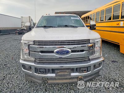 Piąte zdjęcie samochodu w środku: 2017 FORD F350 SUPER DUTY VIN:1FD8W3HT1HEB93500 - miniatura