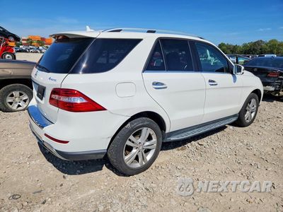 Trzecie zdjęcie samochodu z tyłu: 2015 MERCEDES-BENZ ML 350 4MATIC VIN:4JGDA5HBXFA585105 - miniatura