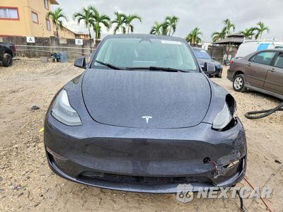 Piąte zdjęcie samochodu w środku: 2024 TESLA MODEL Y VIN:7SAYGDEE3RA243603 - miniatura