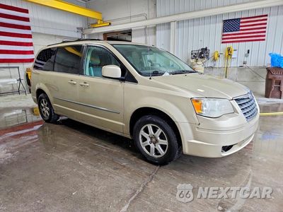 Czwarte zdjęcie samochodu z boku: 2010 CHRYSLER TOWN & COUNTRY TOURING VIN:2A4RR5D1XAR271680 - miniatura