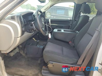 Zdjęcie 7 z 12 samochodu: 2011 CHEVROLET SILVERADO K1500 LS VIN:1GCRKREA2BZ446172 - miniatura