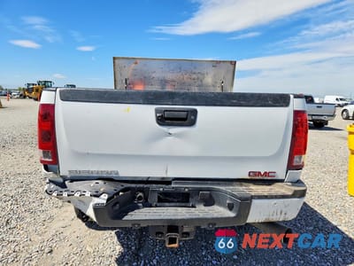 Zdjęcie 6 z 12 samochodu: 2014 GMC SIERRA K2500 DENALI VIN:1GT125E89EF103092 - miniatura