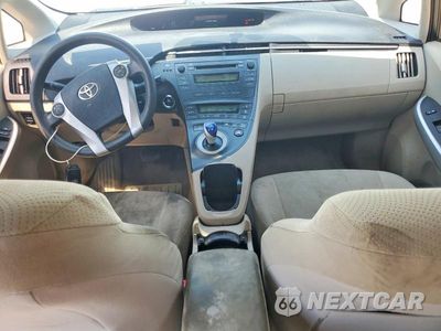 Zdjęcie 8 z 12 samochodu: 2010 TOYOTA PRIUS II VIN:JTDKN3DU3A0018843 - miniatura