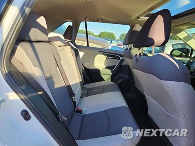 Zdjęcie 11 z 13 samochodu: 2021 TOYOTA RAV4 XLE VIN:JTMRWRFV1MD128050 - miniatura