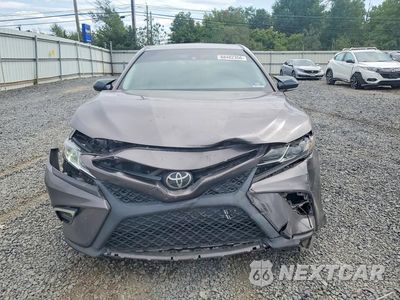 Piąte zdjęcie samochodu w środku: 2018 TOYOTA CAMRY SE VIN:4T1B11HK0JU027626 - miniatura