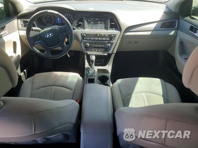 Zdjęcie 8 z 13 samochodu: 2016 HYUNDAI SONATA SE VIN:5NPE24AFXGH329814 - miniatura
