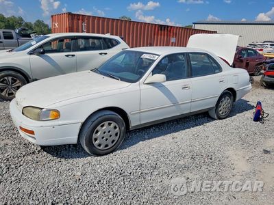 1995 TOYOTA CAMRY LE 4T1SK12E6SU599883 - główne zdjęcie licytacji z USA - miniatura