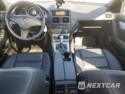 Zdjęcie 8 z 12 samochodu: 2009 MERCEDES-BENZ C 300 4MATIC VIN:WDDGF81X19R065039 - miniatura