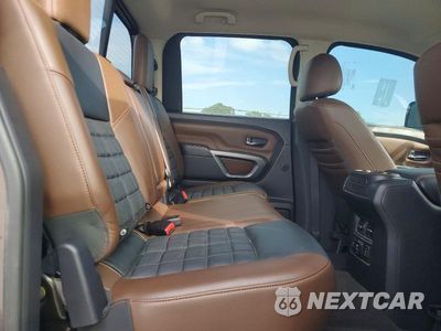 Zdjęcie 10 z 12 samochodu: 2016 NISSAN TITAN XD PLATINUM RESERVE VIN:1N6BA1F40GN513409 - miniatura