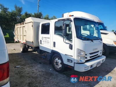Czwarte zdjęcie samochodu z boku: 2019 ISUZU NPR HD DUMP TRUCK VIN:54DC4J1B5KS807351 - miniatura