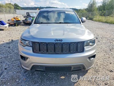 Piąte zdjęcie samochodu w środku: 2018 JEEP GRAND CHEROKEE LAREDO VIN:1C4RJFAGXJC332692 - miniatura