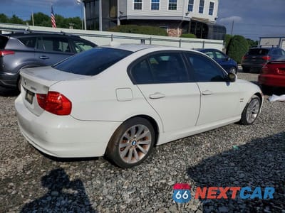 Trzecie zdjęcie samochodu z tyłu: 2011 BMW 328 XI SULEV VIN:WBAPK5G57BNN78980 - miniatura