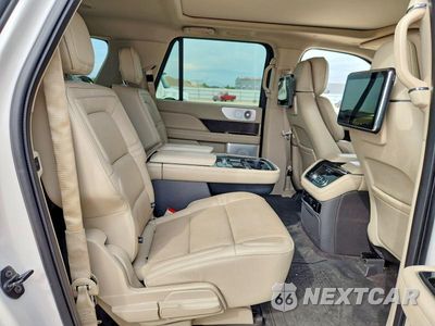 Zdjęcie 11 z 13 samochodu: 2019 LINCOLN NAVIGATOR L RESERVE VIN:5LMJJ3LT4KEL12622 - miniatura