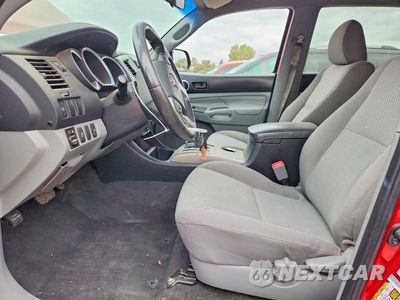 Zdjęcie 7 z 12 samochodu: 2015 TOYOTA TACOMA V6 VIN:3TMLU4EN4FM191053 - miniatura
