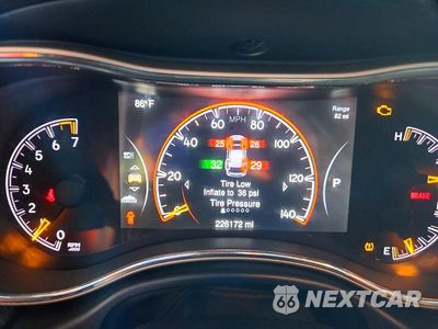 Zdjęcie 9 z 13 samochodu: 2014 JEEP GRAND CHEROKEE LIMITED VIN:1C4RJFBG3EC510012 - miniatura