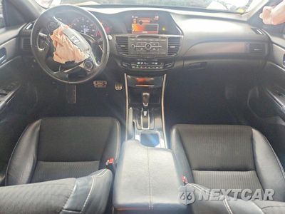 Zdjęcie 8 z 12 samochodu: 2017 HONDA ACCORD SPORT VIN:1HGCR2F50HA268703 - miniatura
