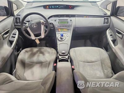 Zdjęcie 8 z 12 samochodu: 2011 TOYOTA PRIUS THREE VIN:JTDKN3DU1B0316826 - miniatura