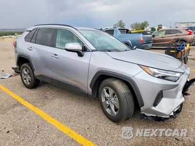 Czwarte zdjęcie samochodu z boku: 2022 TOYOTA RAV4 XLE VIN:2T3P1RFV9NC302880 - miniatura