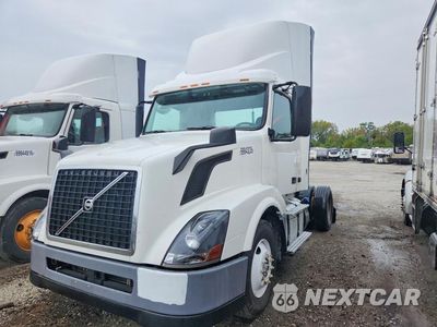 2016 VOLVO VNL SEMI TRUCK 4V4N39TG9GN965452 - główne zdjęcie licytacji z USA - miniatura