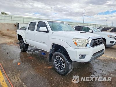 Czwarte zdjęcie samochodu z boku: 2013 TOYOTA TACOMA V6 VIN:5TFLU4EN8DX051062 - miniatura