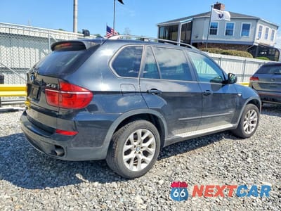 Trzecie zdjęcie samochodu z tyłu: 2011 BMW X5 XDRIVE35I VIN:5UXZV4C50BL404939 - miniatura