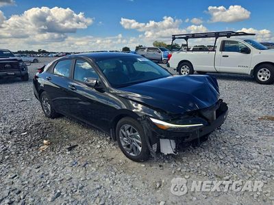 Czwarte zdjęcie samochodu z boku: 2025 HYUNDAI ELANTRA HYBRID BLUE VIN:KMHLM4DJ8SU127212 - miniatura