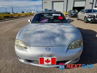 Piąte zdjęcie samochodu w środku: 2001 MAZDA MX-5 MIATA BASE VIN:JM1NB353510204069 - miniatura