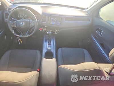 Zdjęcie 8 z 12 samochodu: 2021 HONDA HR-V EX VIN:3CZRU5H58MM703495 - miniatura