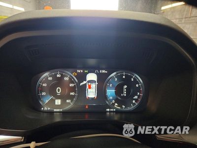 Zdjęcie 9 z 13 samochodu: 2019 VOLVO XC60 T6 VIN:YV4A22RK9K1366516 - miniatura