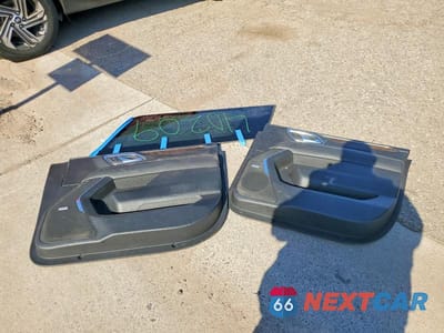 Zdjęcie 13 z 14 samochodu: 2023 CHEVROLET SUBURBAN C1500 PREMIER VIN:1GNSCFKDXPR520805 - miniatura