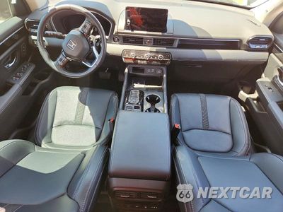 Zdjęcie 8 z 13 samochodu: 2024 HONDA PILOT TOURING VIN:5FNYG2H71RB012491 - miniatura