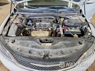 Zdjęcie 11 z 12 samochodu: 2015 CHRYSLER 200 LIMITED VIN:1C3CCCAB6FN711031 - miniatura