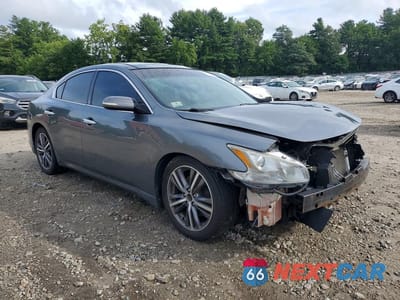 Czwarte zdjęcie samochodu z boku: 2014 NISSAN MAXIMA 3.5 SV VIN:1N4AA5AP3EC478371 - miniatura
