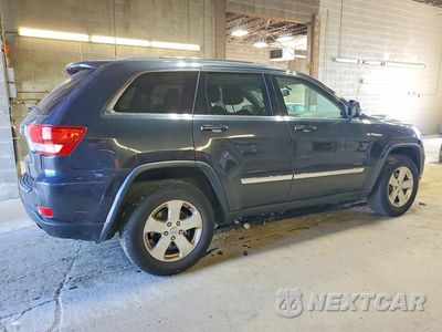 Trzecie zdjęcie samochodu z tyłu: 2013 JEEP GRAND CHEROKEE LAREDO VIN:1C4RJFAG3DC502346 - miniatura