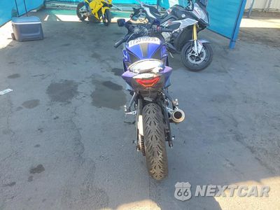 Czwarte zdjęcie samochodu z boku: 2023 YAMAHA YZFR3 A VIN:MH3RH18YXPK010826 - miniatura